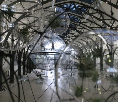 Tomás Saraceno, Cloud Cities, 2011 - Hamburger Bahnhof – Museum für Gegenwart, Berlino 2011 – photo © 2011 Studio Tomás Saraceno