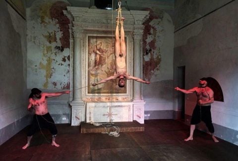 Carlos Motta, Requiem, Mondo Invertito, performance, photo  Eugenio Viola, courtesy l'artista e Associazione Culturale dello  Scompiglio