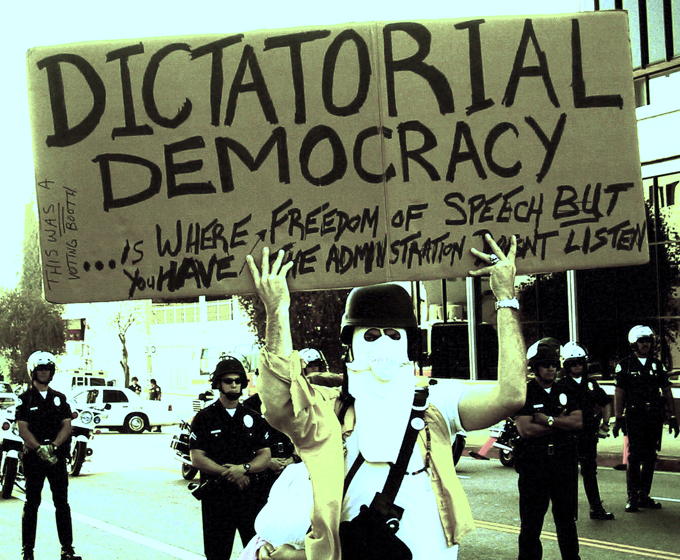 Una democrazia dittatoriale è dove si ha libertà di parola ma l'amministrazione non ascolta - ph. @ The Prophet via Flickr