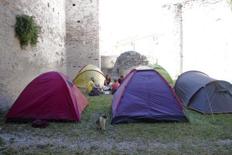 dialogo tra le tende al Bastione Sangallo foto Dario Picariello