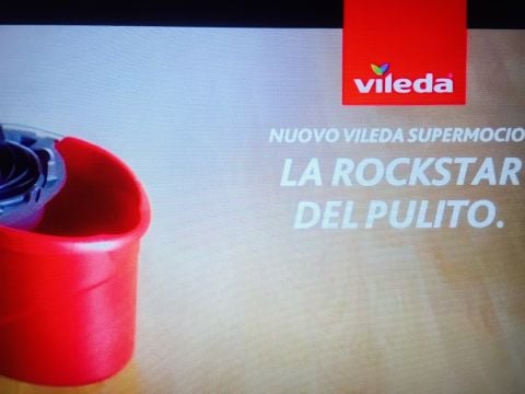 Il claim dello spot Mocio Vileda 2016