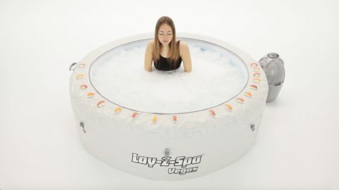 Isabella Benshimol, Whale vomit can make you rich, 2016 - still da video - courtesy of the artist