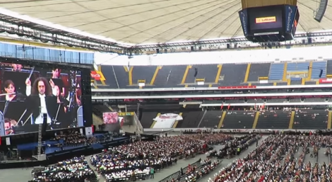 L'orchestra da record alla Commezbank Arena di Francoforte