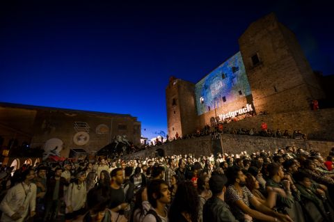 Il Castello dei Ventimiglia, sede del Museo Civico di Castelbuono, durante l'Ypsig Rock - foto Roberto Panucci 