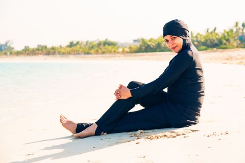 Una donna in burkini - foto by huffingtonpost.de