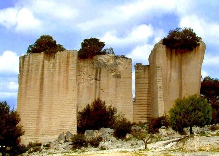 Cave di tufo nel Salento