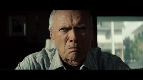 Clint Eastwood in una scena di Gran Torino, 2008