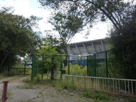 Il degrado all'ingresso tribuna autorità dello Stadio Flaminio