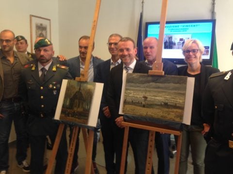 La riconsegna dei dipinti - foto Van Gogh Museum (@vangoghmuseum)