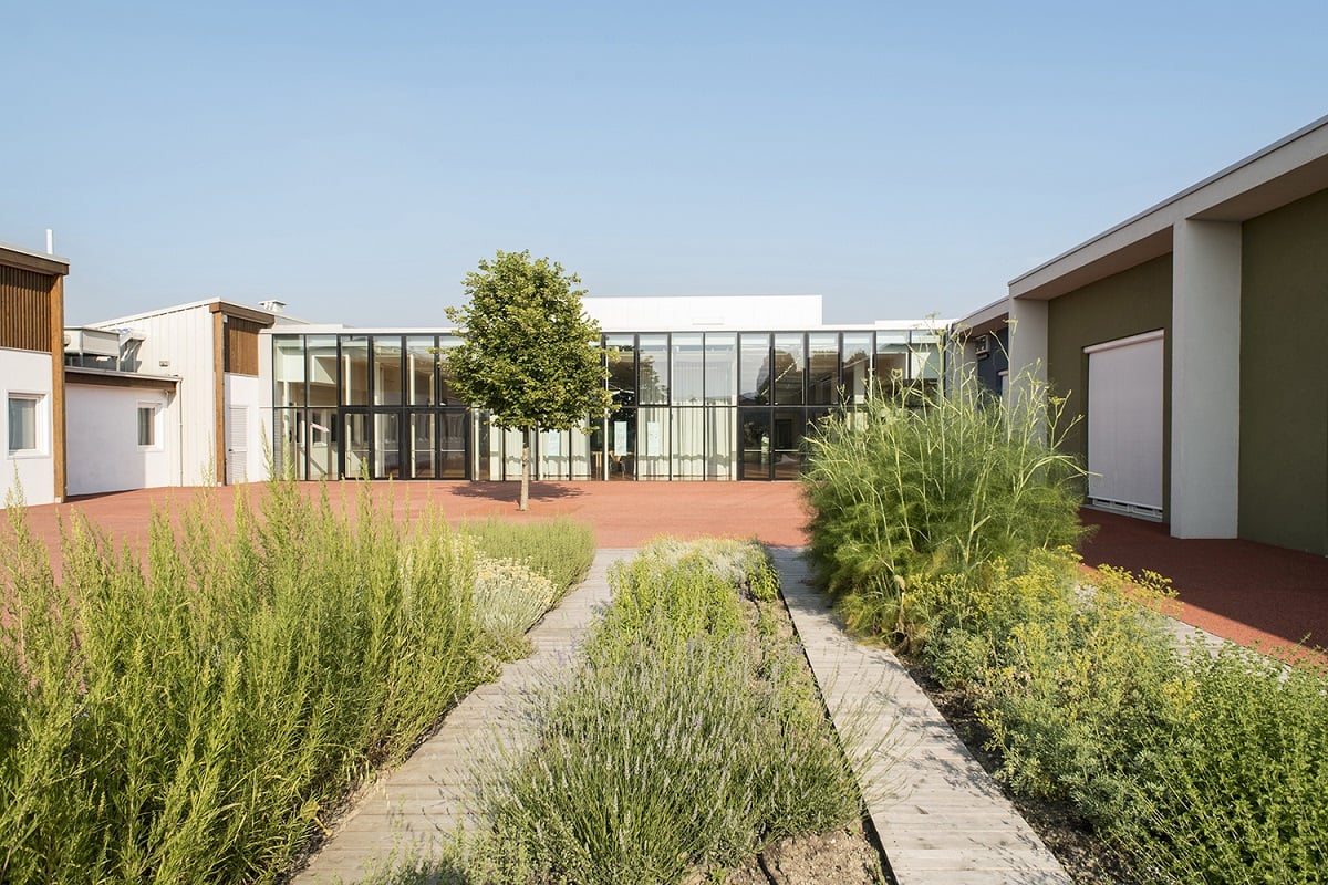 carlorattiassociati srl, Walter Nicolino & Carlo Ratti, The Learning Garden, ampliamento del polo scolastico di Cavezzo (Modena) - photo Daniele Iodice