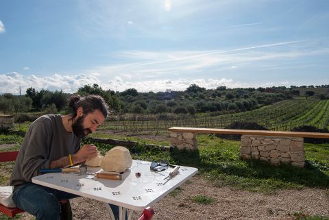 Fabrizio Cicero residenza nella casetta degli artisti a tenuta la favola