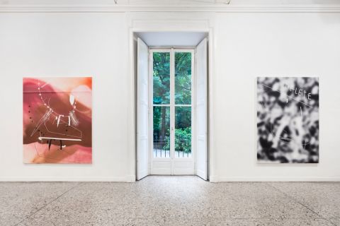 Jeff Elrod - exhibition view at Galleria Christian Stein, Milano 2016 - © Jeff Elrod - courtesy l'artista & Luhring Augustine, New York & Galleria Christian Stein, Milano - photo Agostino Osio