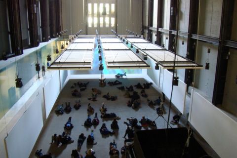 Philippe Parreno, Anywhen, 2016. Veduta dell'installazione, Turbine Hall, Tate Modern, Londra. Courtesy Tate