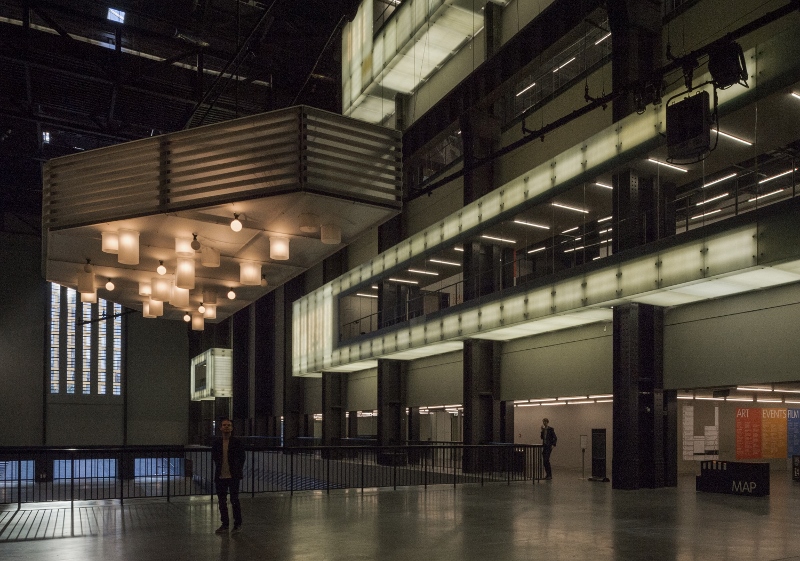 Philippe Parreno, Anywhen, 2016. Veduta dell'installazione, Turbine Hall, Tate Modern, Londra. Courtesy Tate