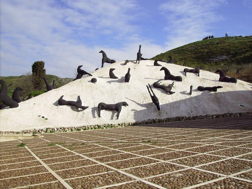 Museo delle Trame Mediterranee, Gibellina, La Montagna di sale di Mimmo Paladino