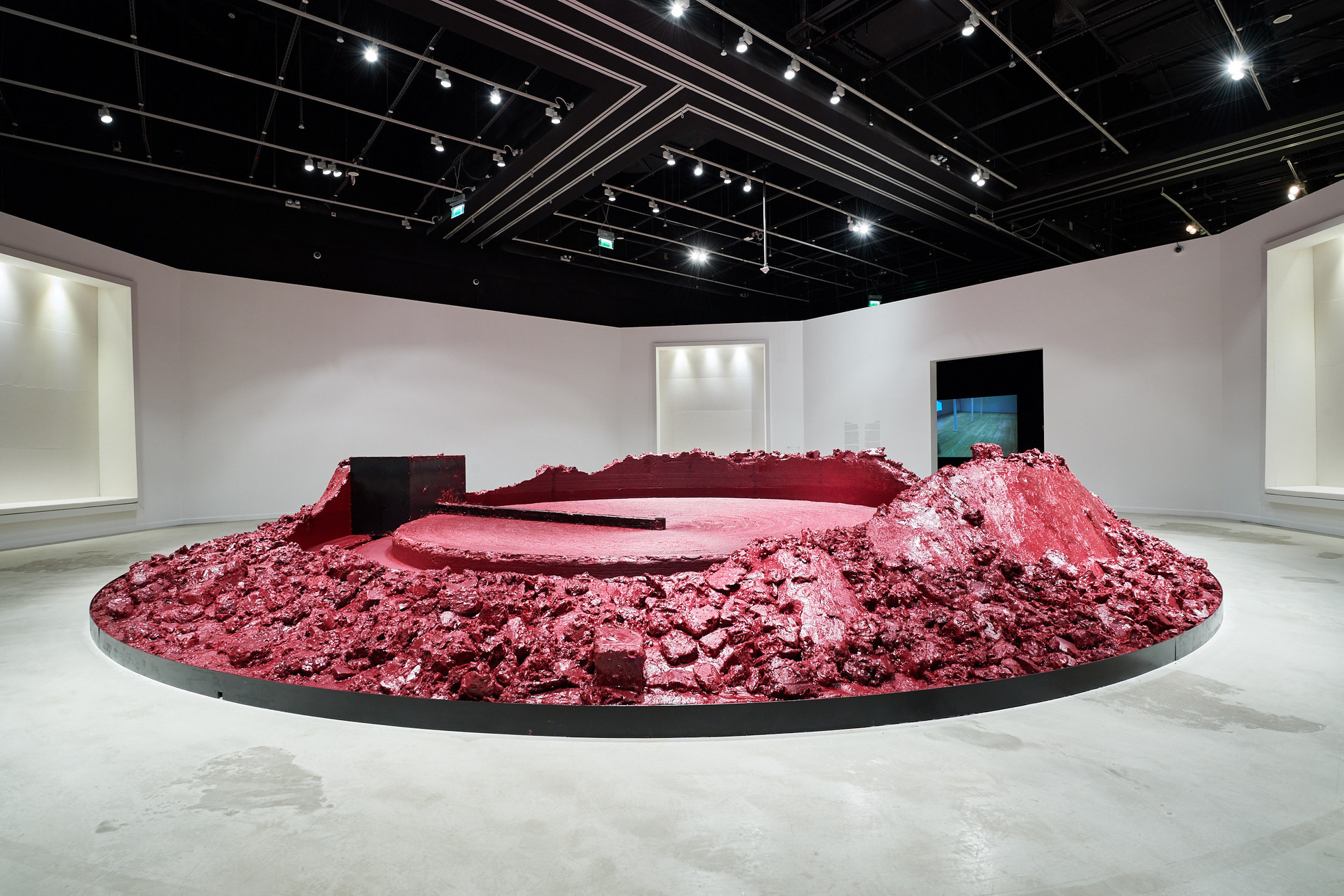 Anish Kapoor al Guggenheim di Abu Dhabi per The Creative Act Performance, Process, Presence, 2017