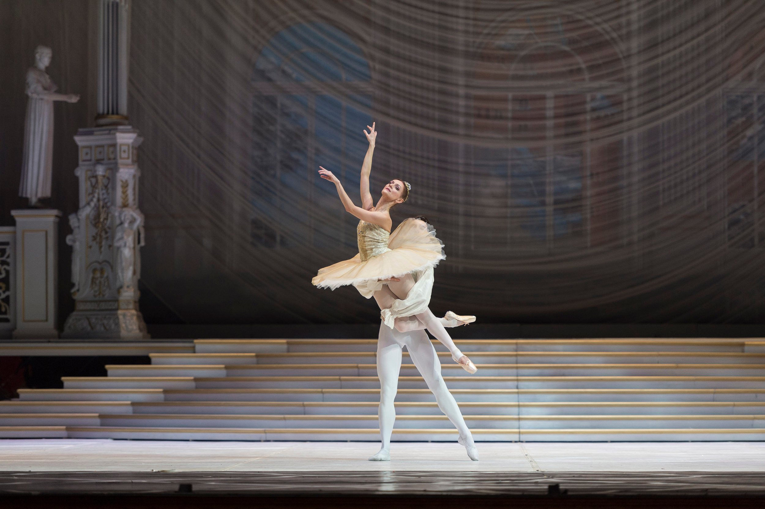 Giuseppe Picone, Cenerentola, Teatro San Carlo, Napoli 2017. Photo Francesco Squeglia