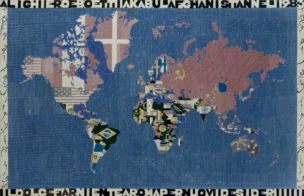 Alighiero Boetti, Mappa, 1983. Sammlung Migros Museum für Gegenwartskunst,Zurigo. Photo Migros Museum für Gegenwartskunst, Zurigo