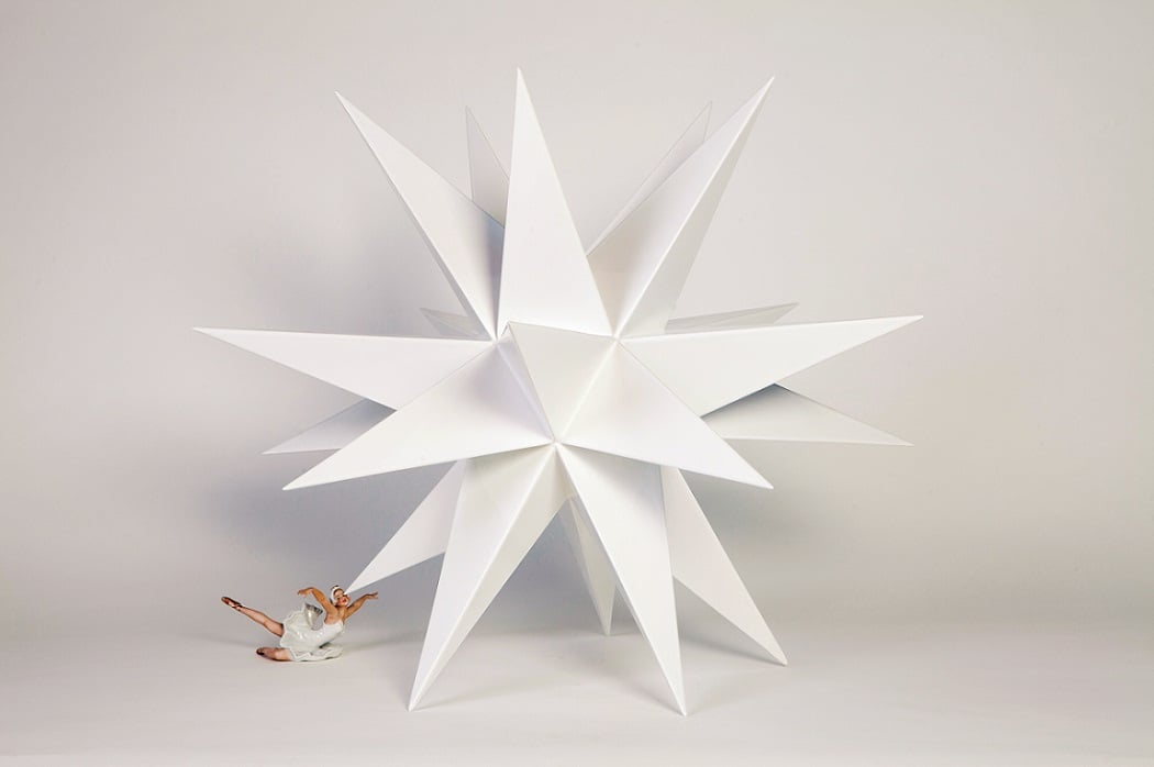 Andrea Salvatori, Stars III, 70 x 100 x 85 cm, 2011, ceramica e porcellana