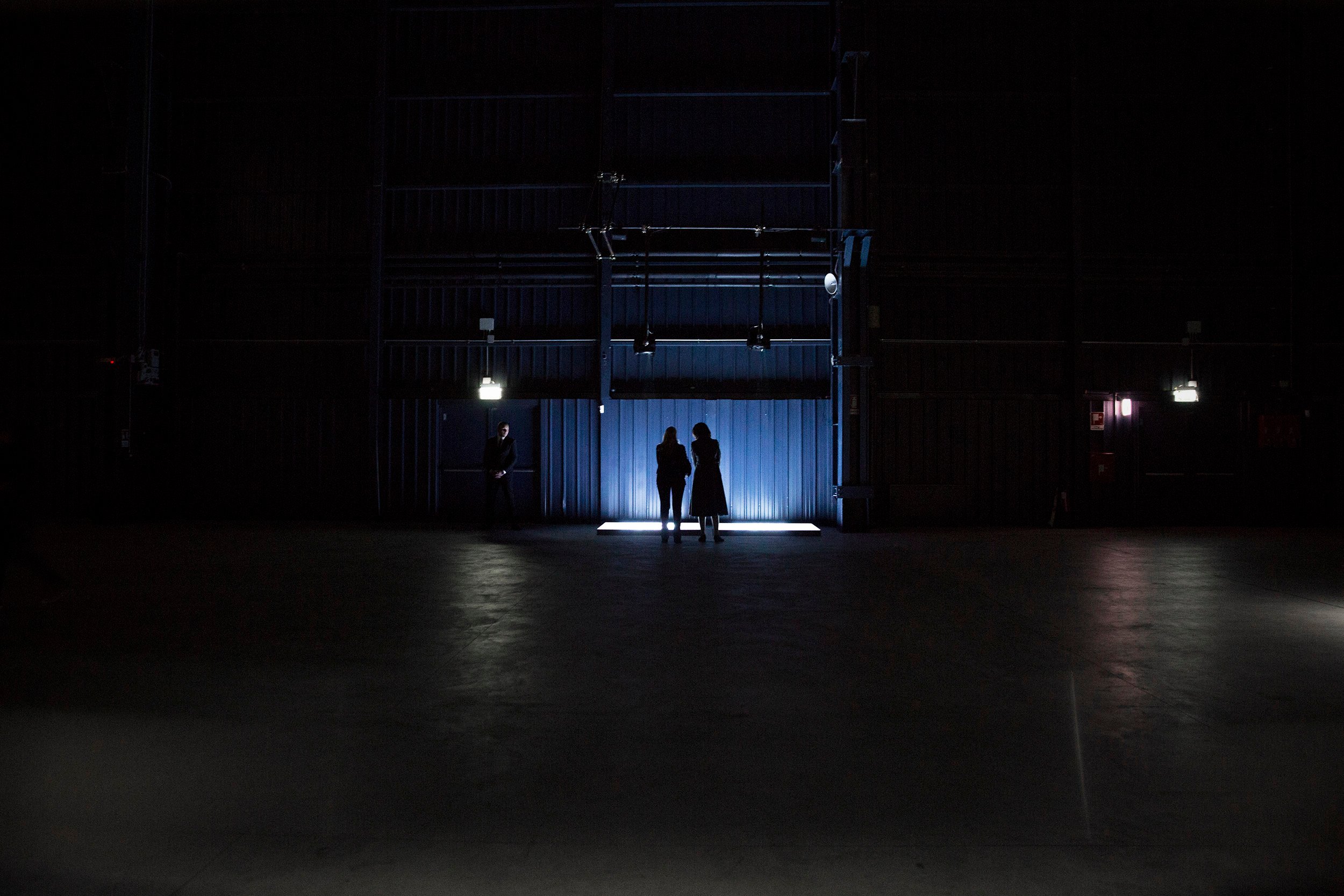 Miroslaw Balka, CROSSOVER-S. Exhibition view at Pirelli HangarBicocca, Milano 2017. Courtesy of Pirelli HangarBicocca, Milan. Photo Lorenzo Palmieri