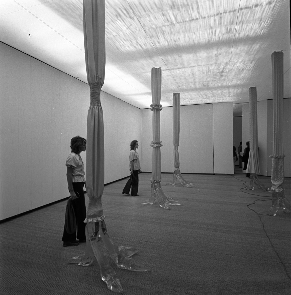 Luciano Fabro, Penelope. Inaugurazione del Padiglione Italia alla Biennale di Venezia, 1972 © AAF - ArchivioArte Fondazione Cassa di Risparmio di Modena