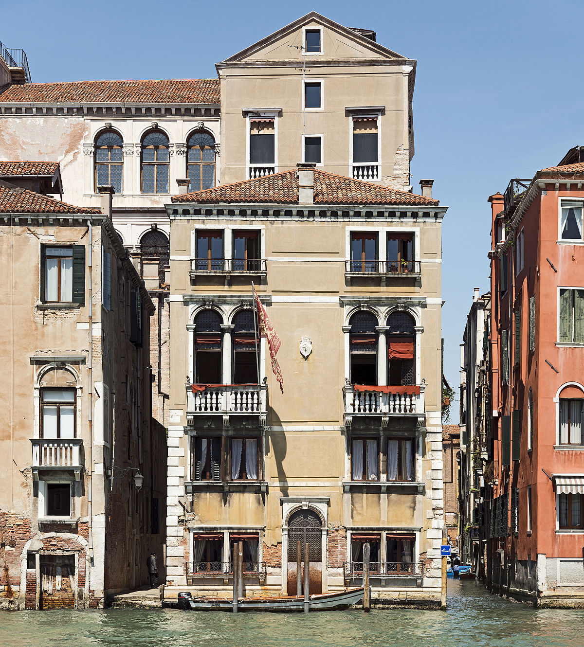 Venezia, Palazzetto Pisani, facciata