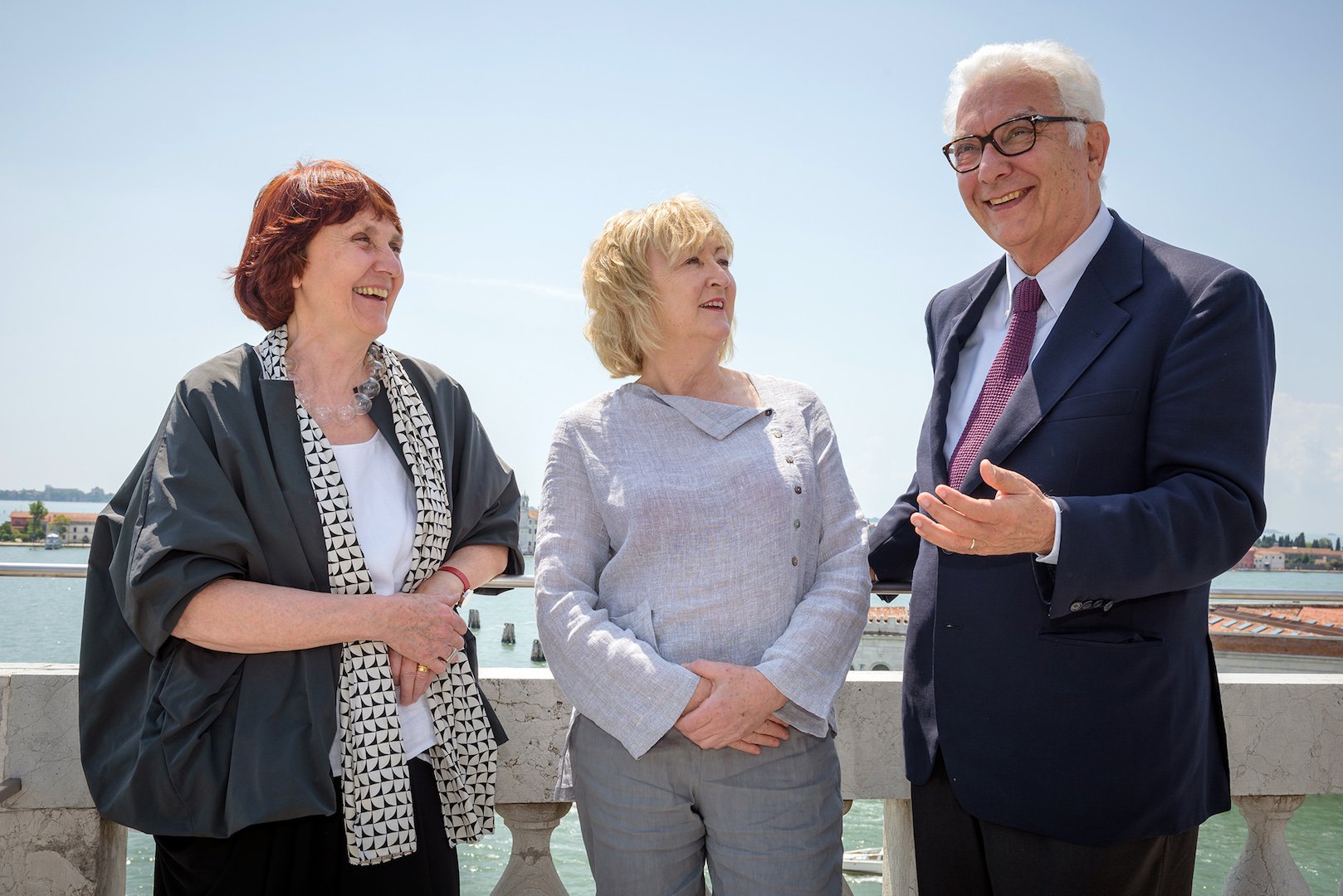 Yvonne Farrell, Shelley McNamara, Paolo Baratta_Photo by Andrea Avezzu'_Courtesy of La Biennale di Venezia