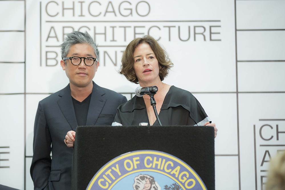  Sharon Johnston e Mark Lee alla conferenza stampa della Chicago Architecture Biennal al Chicago Cultural Center. © Zachary Johnson - Courtesy of the Chicago Architecture Biennial
