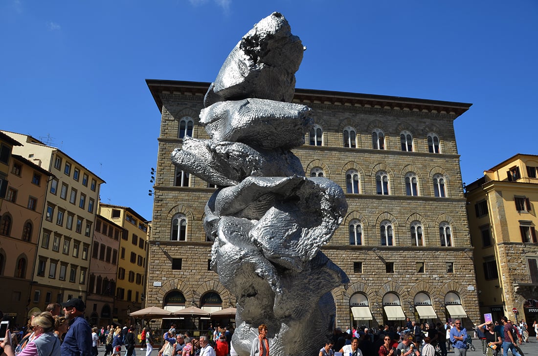 Urs Fischer Firenze Piazza Signoria Biaf Biennale Antiquariato, foto Valentina Silvestrini