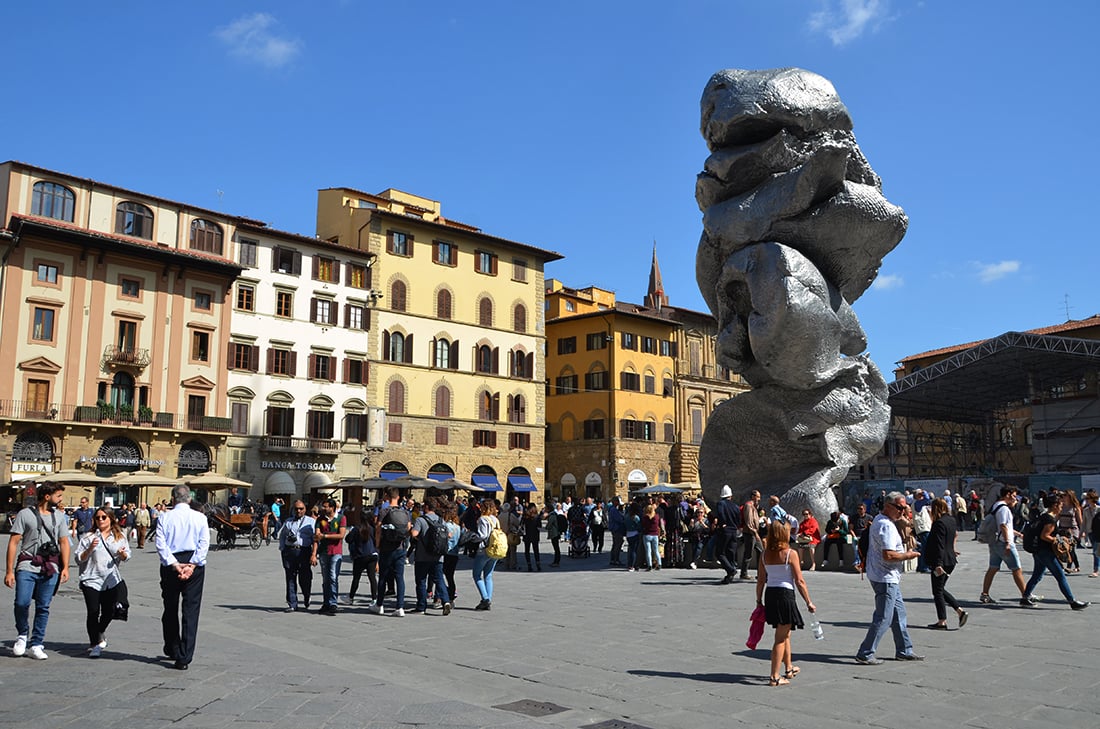 Urs Fischer Firenze Piazza Signoria Biaf Biennale Antiquariato, foto Valentina Silvestrini