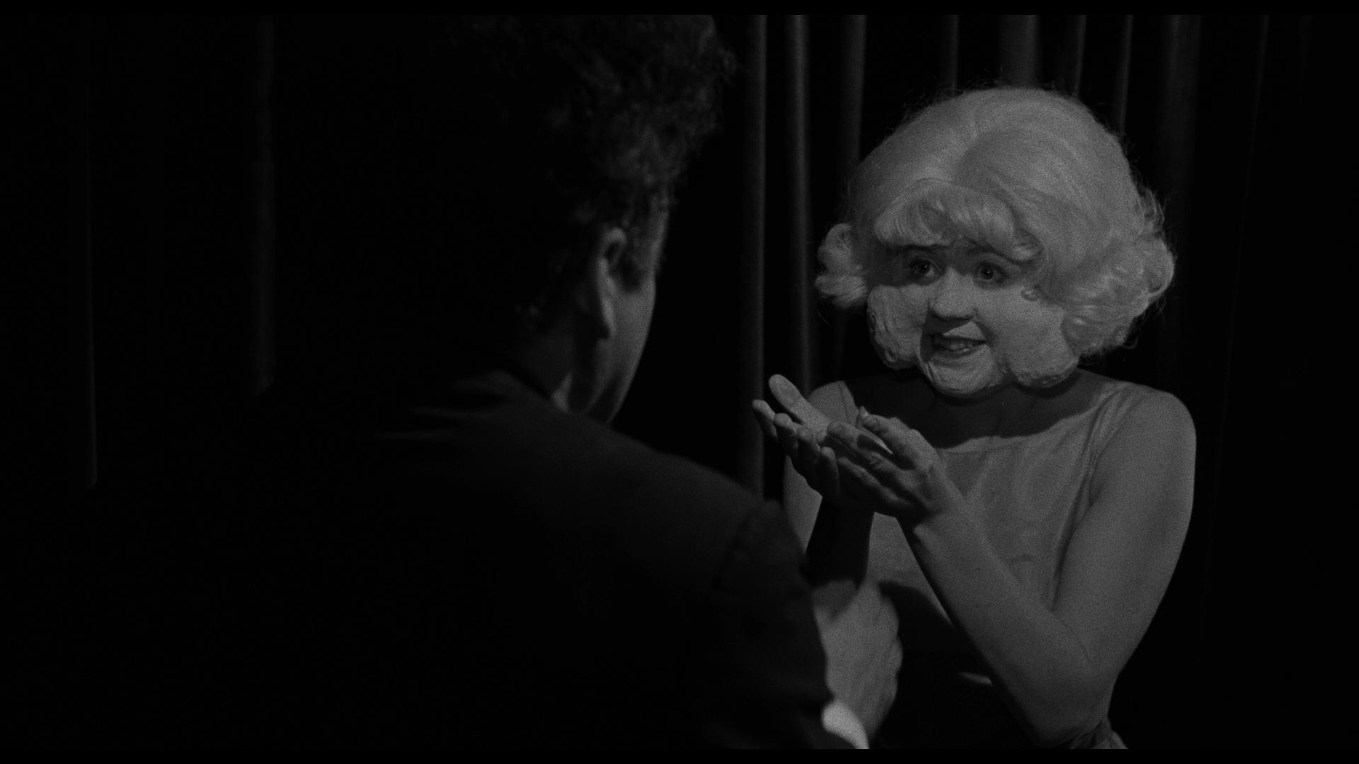 Eraserhead, la donna dalle guance deformi