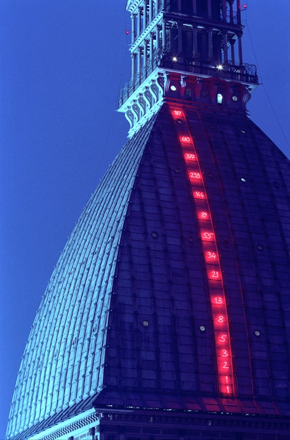 Il volo dei numeri di Mario MERZ alla Mole Antonelliana