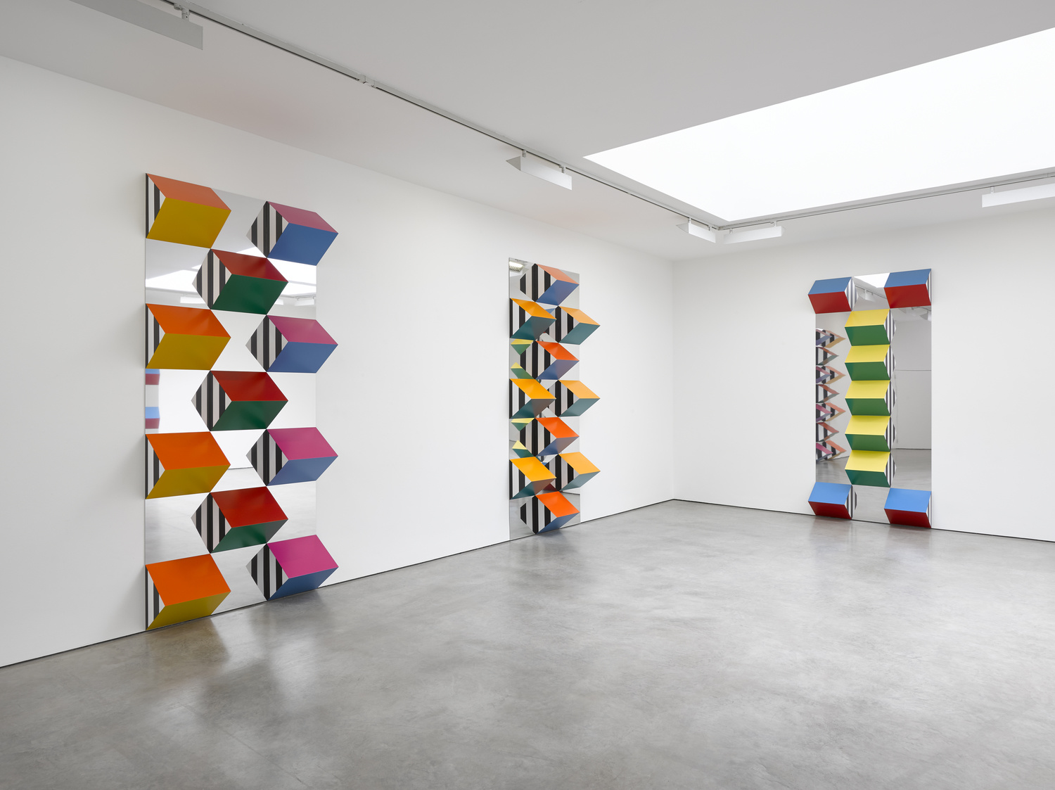 Daniel Buren. Installation view at Lisson Gallery, Londra 2017