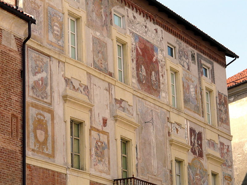 Piazza_(Mondovì) palazzo_del_governatore2, photo Davide Papalini, fonte wikimedia