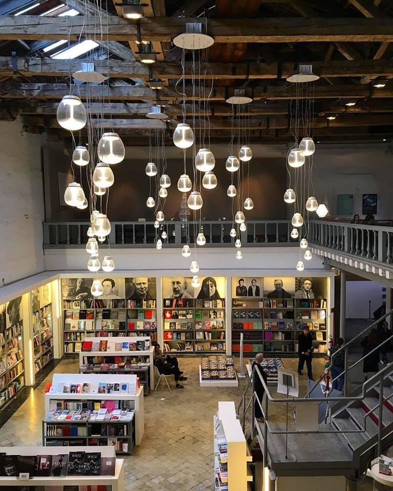 Bookshop Electa alla Biennale di Venezia. © Raffaele Dessì