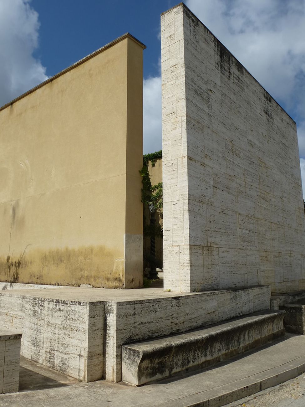 Francesco Venezia e Orazio Saluci, Giardino segreto, Gibellina Nuova, 1985-88