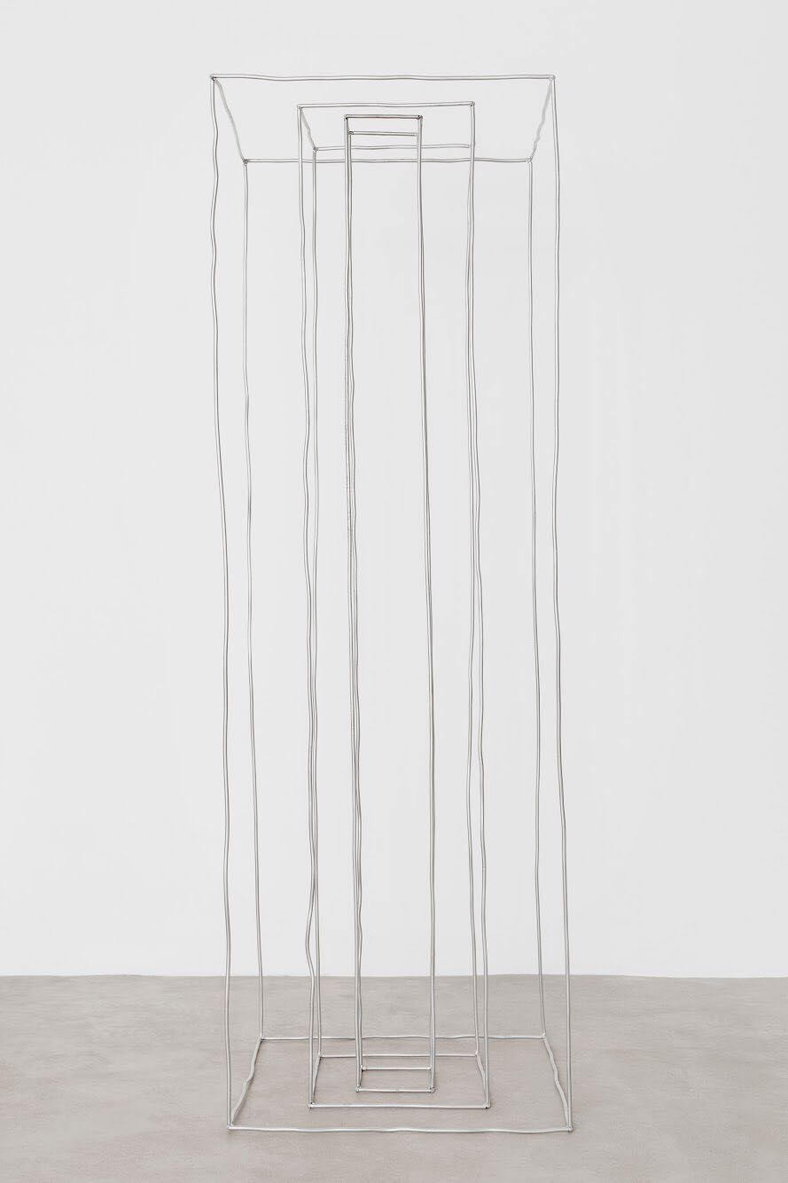 Paolo Icaro, Spazi di Spazio, 543, 2011, tondino di alluminio, cm.200*47*70, courtesy P420 gallery