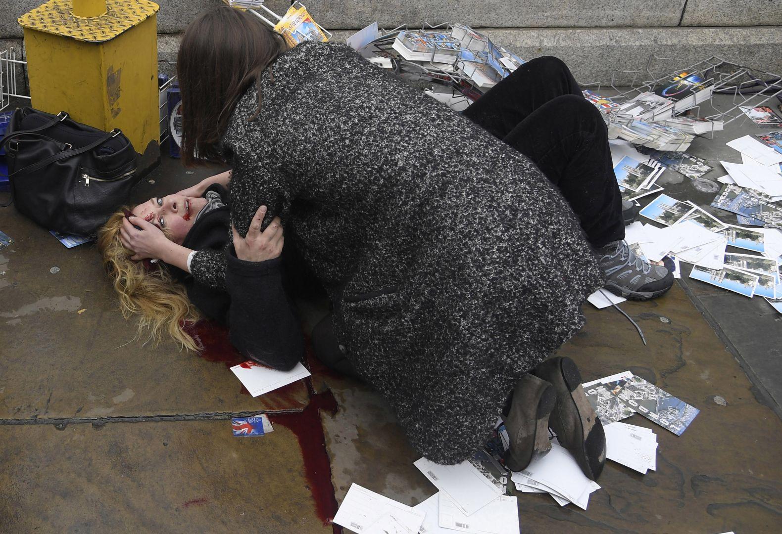 World Press Photo 2018. Toby Melville, Witnessing the immediate aftermath, 22 marzo 2017 (Reuters)