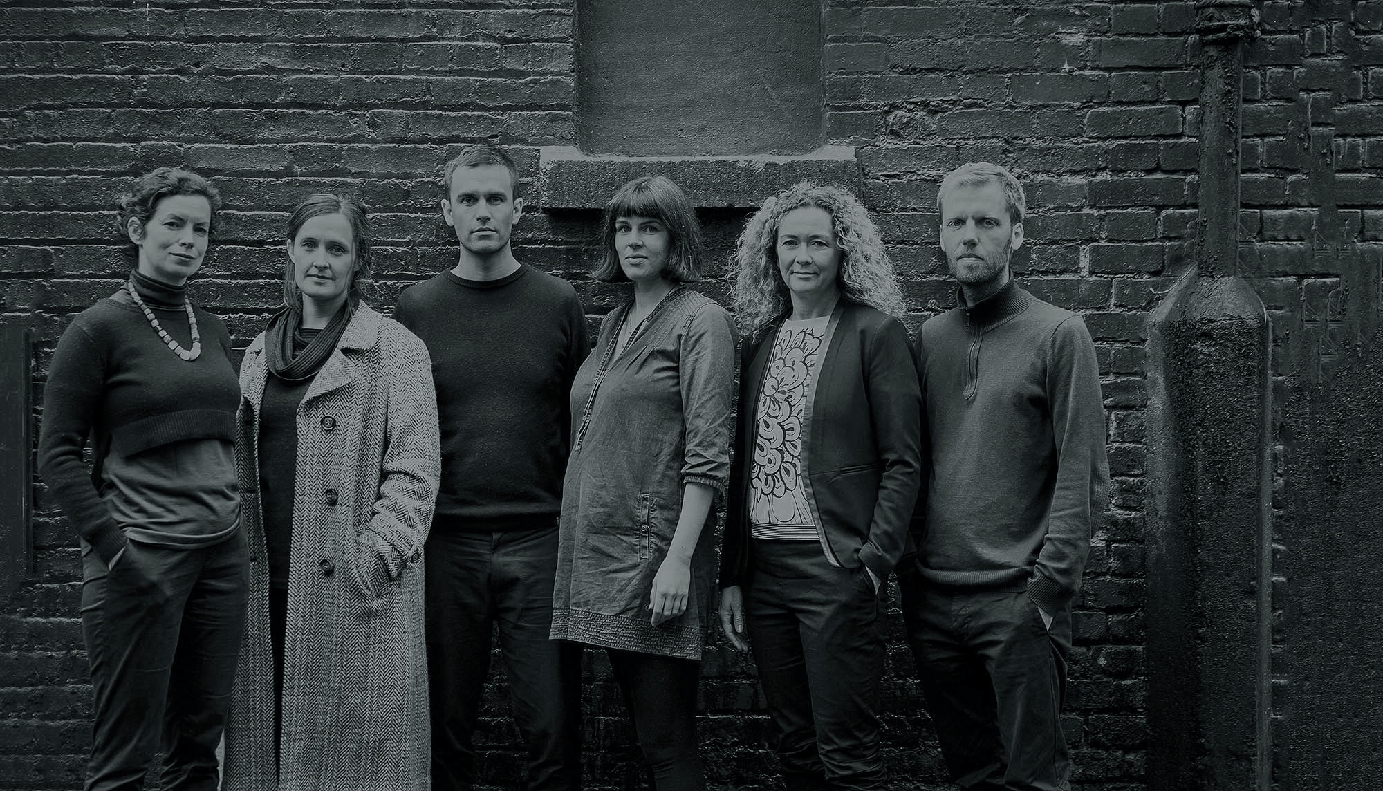 Da destra a sinistra: Miriam Delaney, Jo Anne Butler, Laurence Lord, Tara Kennedy, Orla Murphy, Jeffrey Bolhuis (Photograph: Ste Murray)