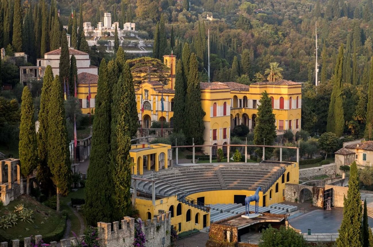 Una veduta panoramica del Vittoriale. Archivio Fondazione Vittoriale degli Italiani