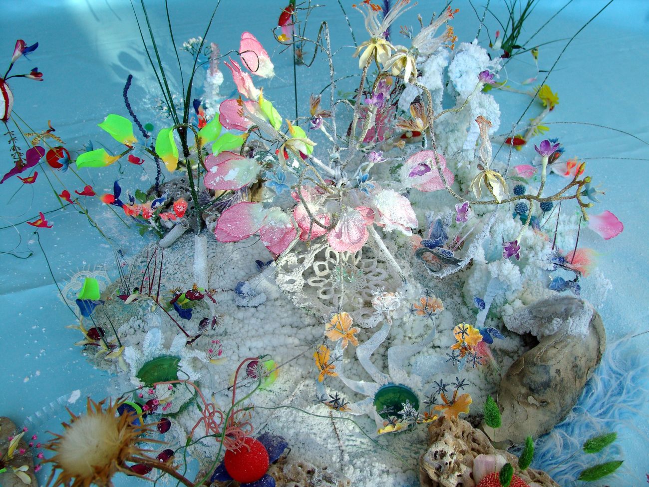 Gerda Steiner & Jörg Lenzlinger, Root Treatement, 2004. Installation view at Tel Aviv Museum of Art, 2004. Courtesy the artists