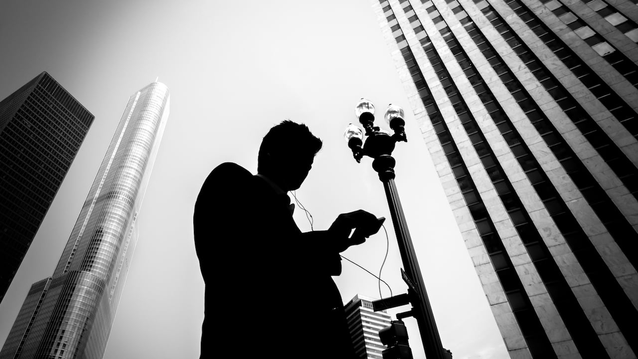 MILO Another working day Chicago United States Black and white street photography12 Street Photography. 3 artisti italiani in mostra a Dublino al Powerscourt Centre. Le immagini