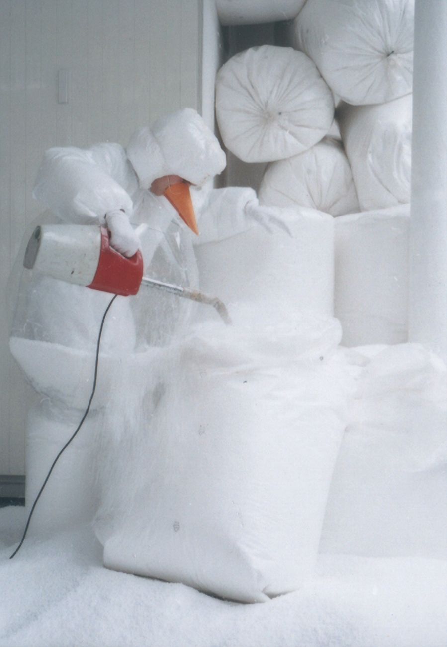 Michael Fliri, Der schneemann, 2001 08. Courtesy dell’artista e Galleria Raffaella Cortese, Milano