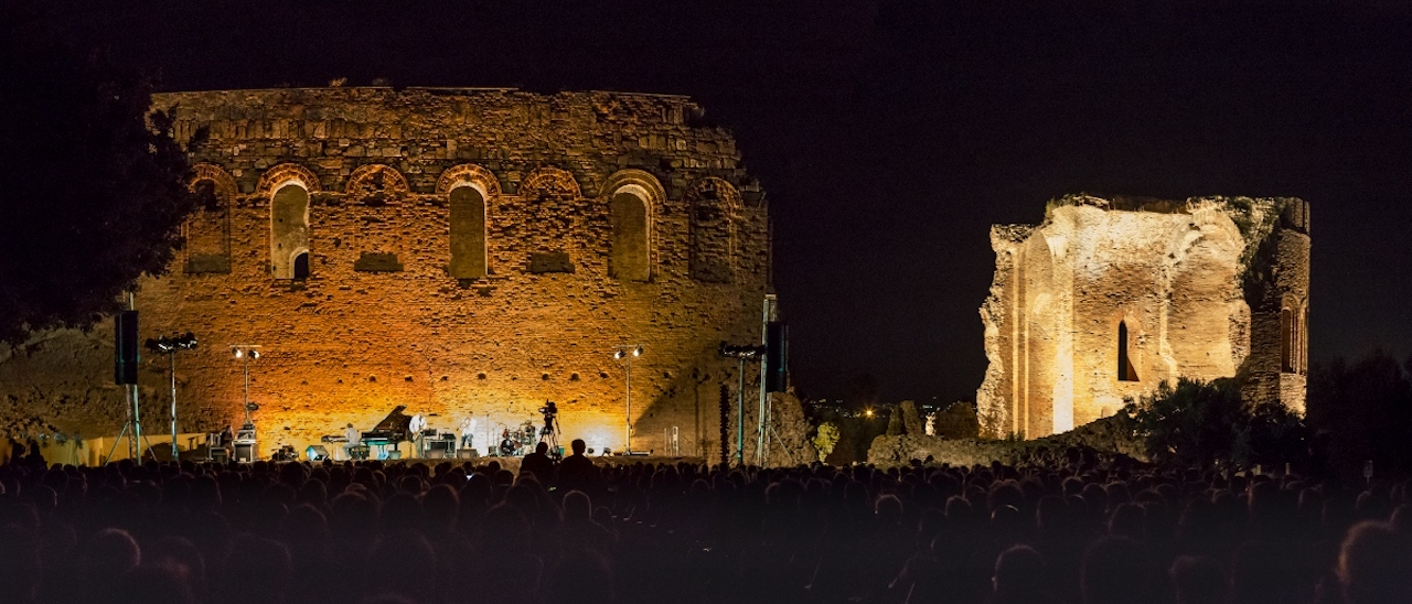 1 location FRAC Parco Scolacium 6 Estate: tempo di festival. Ecco 5 appuntamenti da non perdere nei posti più belli d’Italia