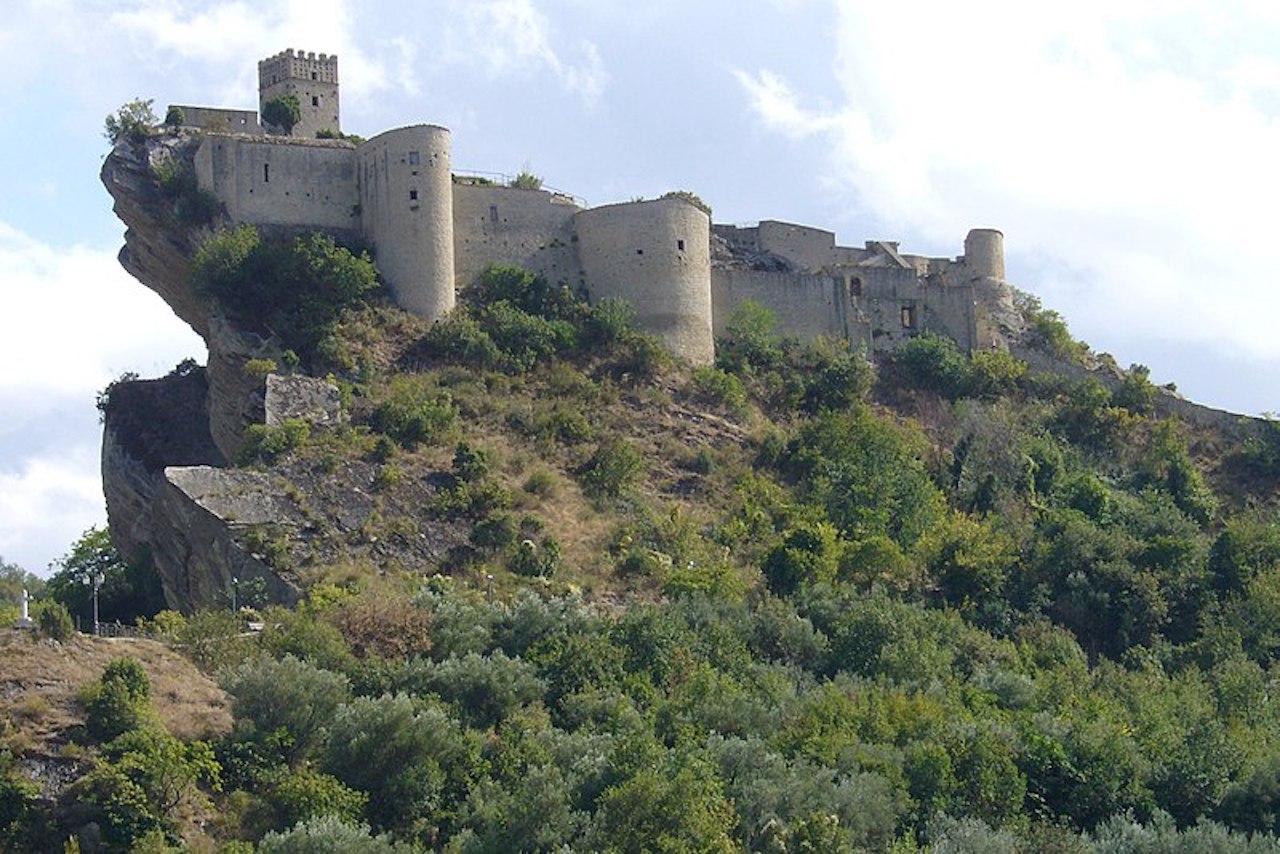 800px Il Castello panoramio 2 Cinema e vacanza: l’Italia da scoprire a spasso per i set