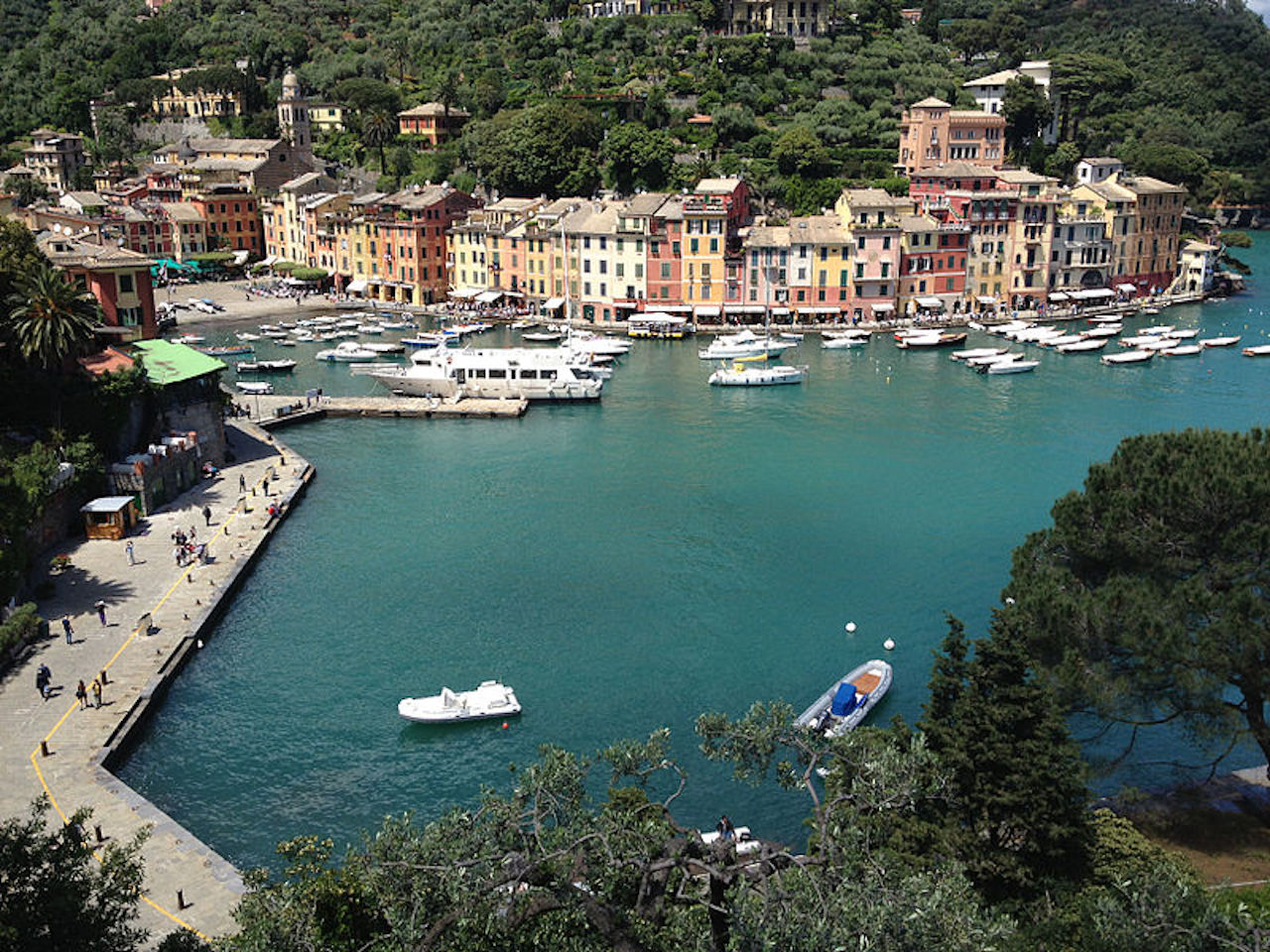 800px Portofino Liguria 8859163253 Cinema e vacanza: l’Italia da scoprire a spasso per i set