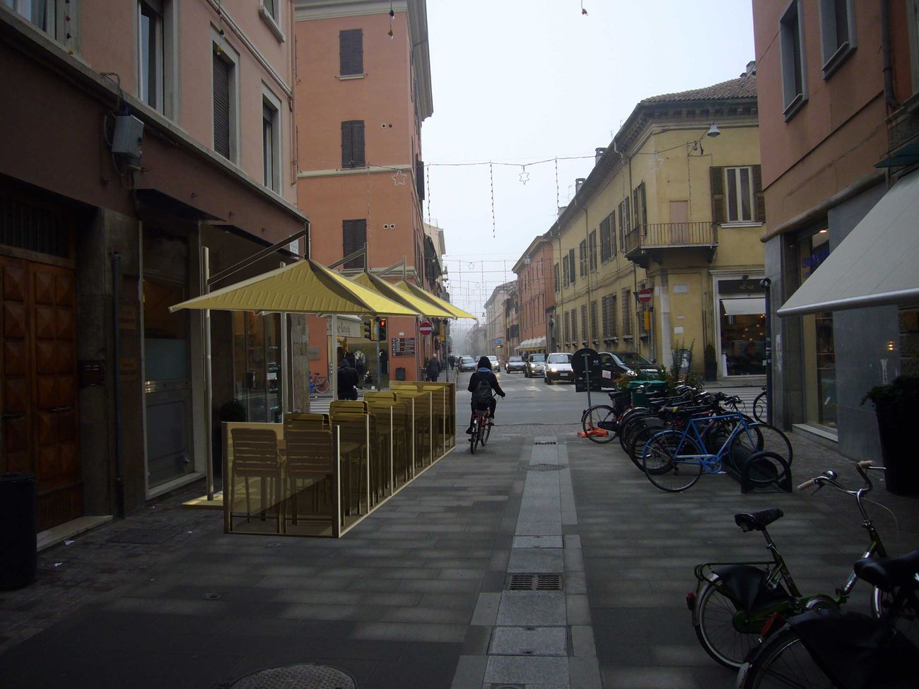 Caffè del Corso, Ferrara. Il progetto di dehors dello studio architetti Fava, 2006