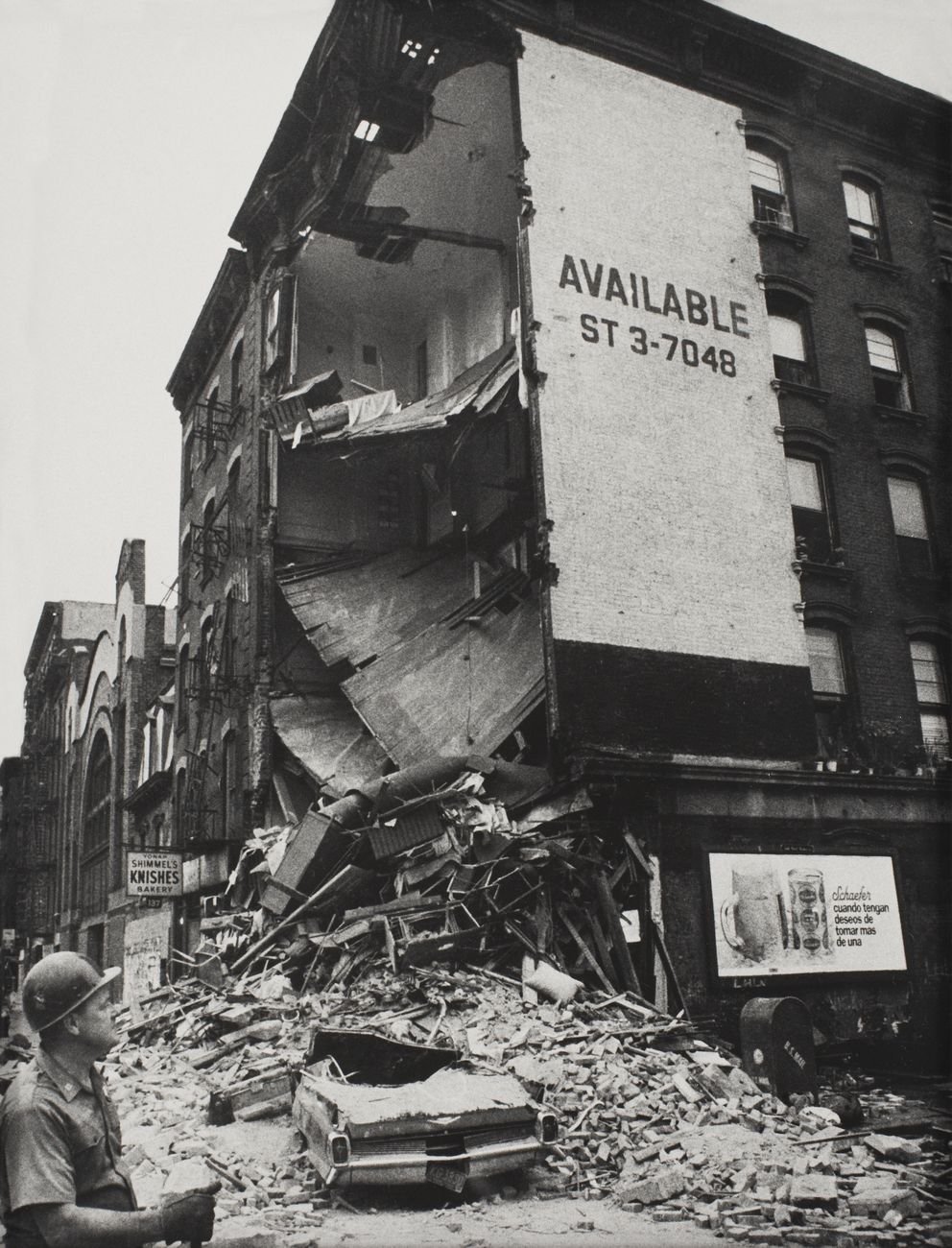 Gordon Matta-Clark, Untitled (Anarchitecture), 1974. Courtesy The Estate of Gordon Matta-Clark e David Zwirner © 2018 The Estate of Gordon Matta-Clark - ADAGP, Parigi