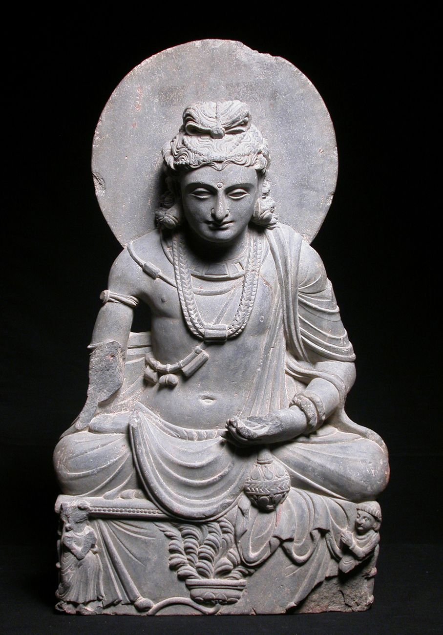 Maitreya assiso nella posizione del loto, Pakistan settentrionale, Arte del Gandhāra, II III secc. d. C. Museo della Civiltà museo d’arte orientale ‘Giuseppe Tucci’, Roma