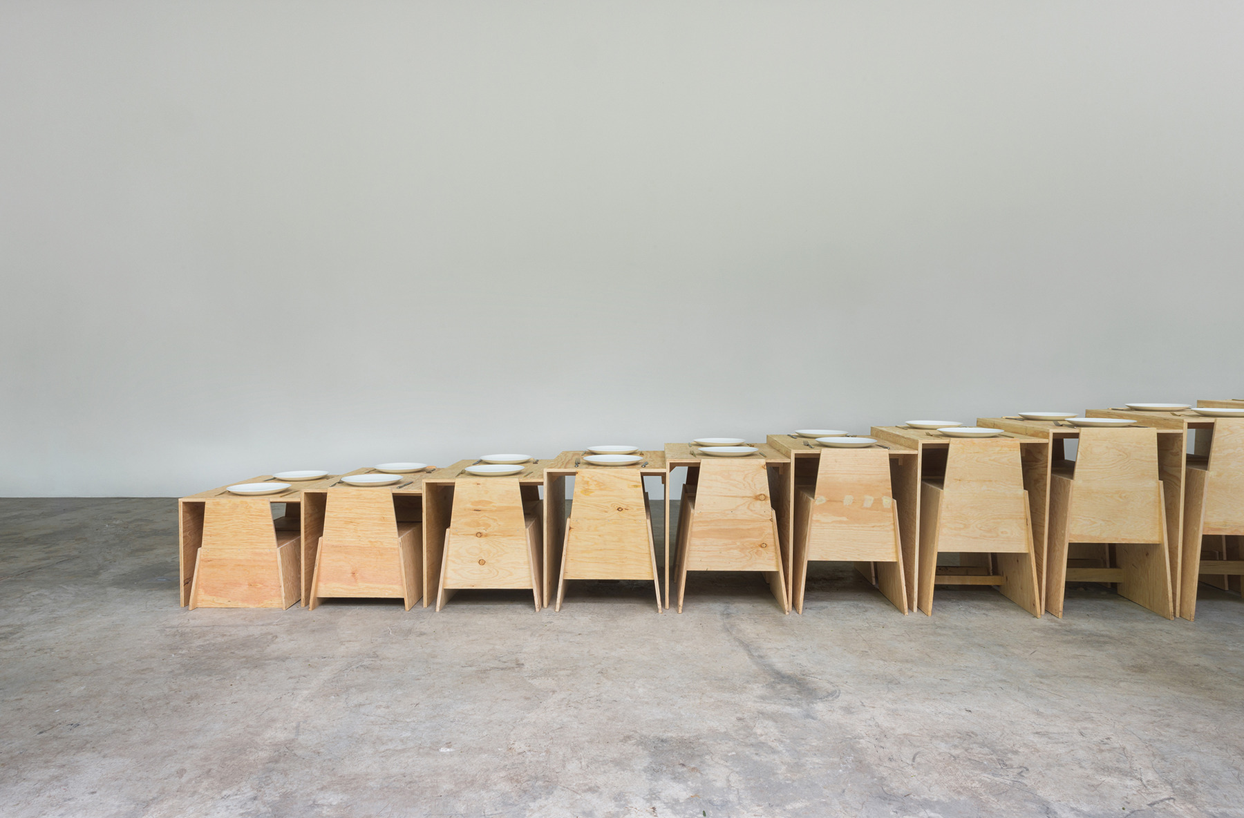 LANZA Atelier, Mesa nómada (Steps Table), 2017 (installation view, Labor Gallery, Mexico City); photo: Camila Cossio, San Francisco SFMOMA